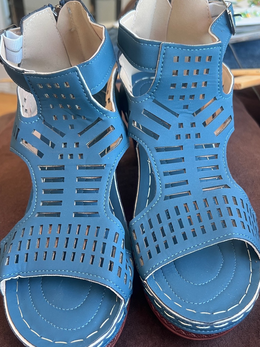 Navy Blue Cutout Block Heel Sandals – Size 40 (EU 40 / US 9) - Picture 5 of 11